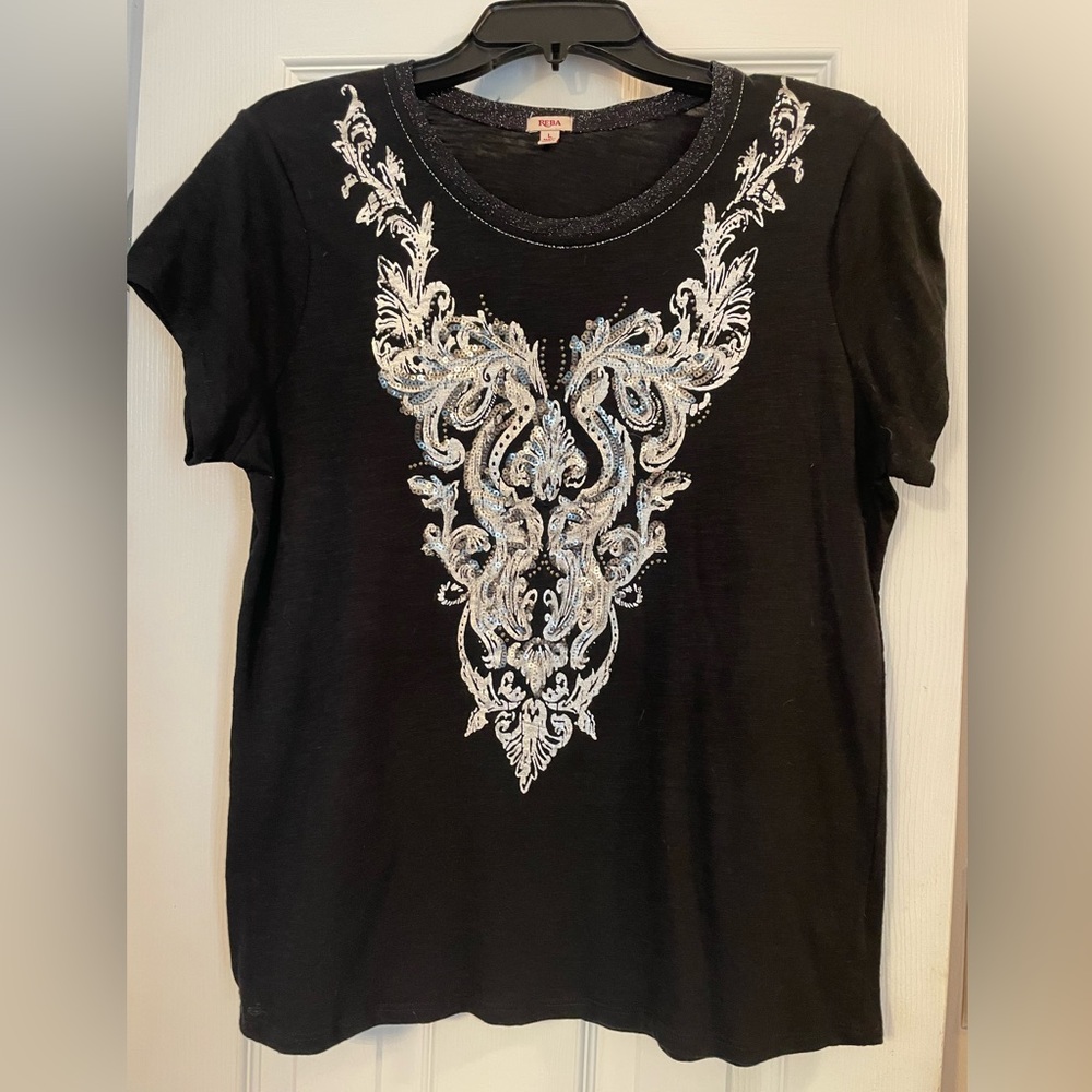 Beautiful Black Reba shirt, short sleeve, Size Large